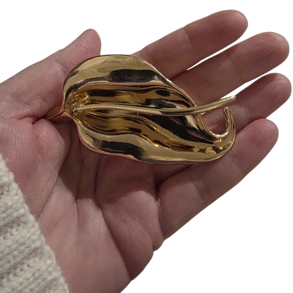 Calla Lily Flower Leaf Brooch Scuptural Gold | NWOT - Picture 3 of 6